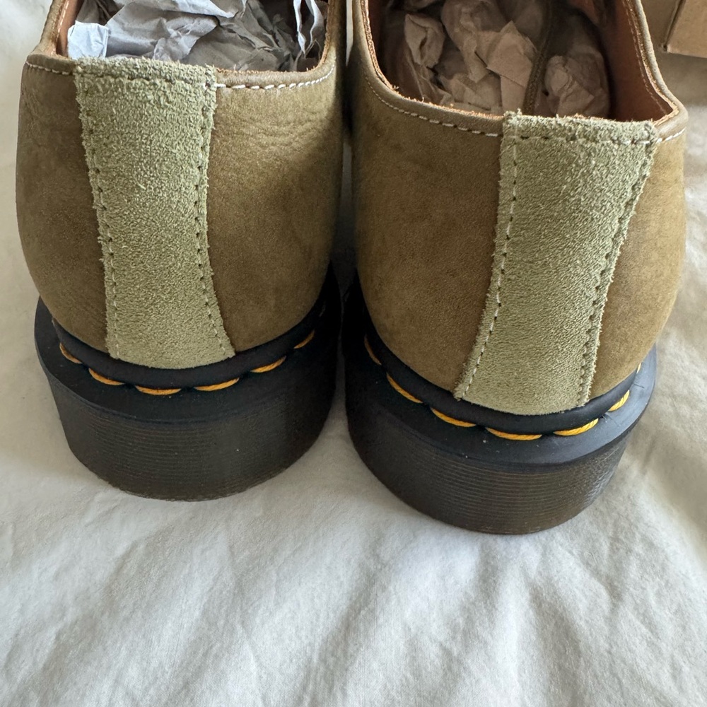 NWT Dr. Martens Muted Olive Green Oxfords - Picture 8 of 9